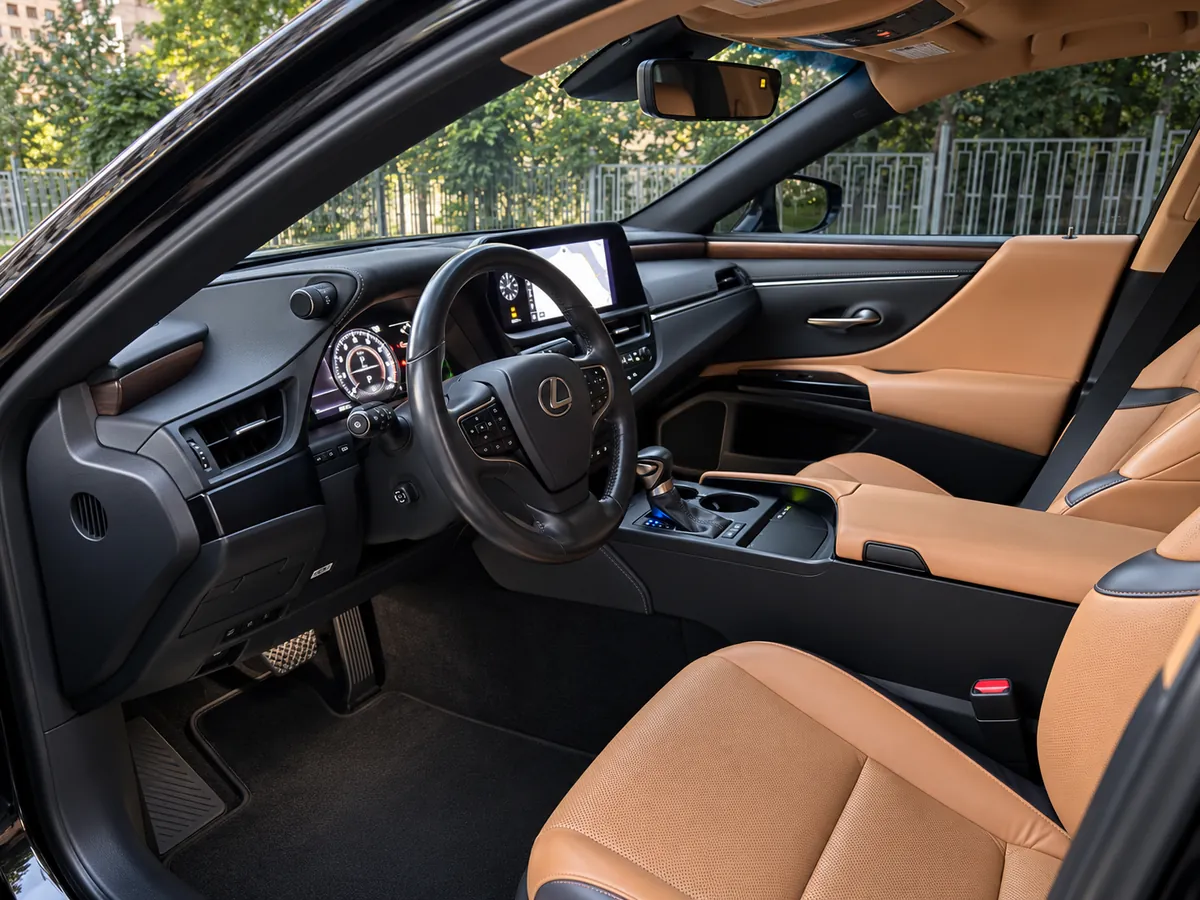 Lexus ES 350 2023 — photo 2